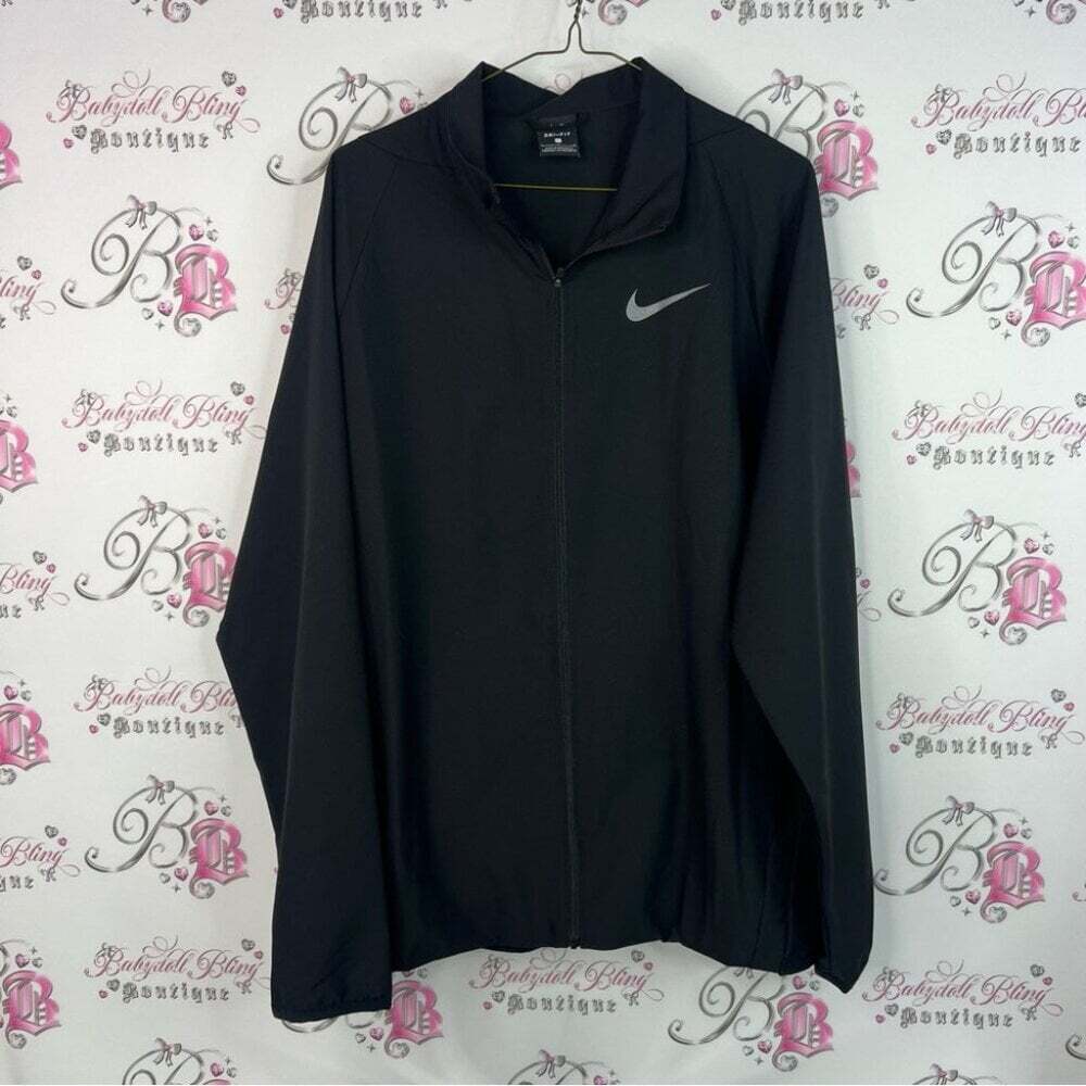 Nike jacket zip up thin lightweight Men's Black Windbreaker Jacket
